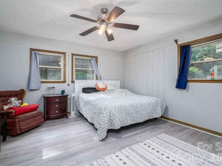 809 Spring Street, Cherryville, NC 28021.  MLS# CAR4403649, YatesRealty ID 38303. 