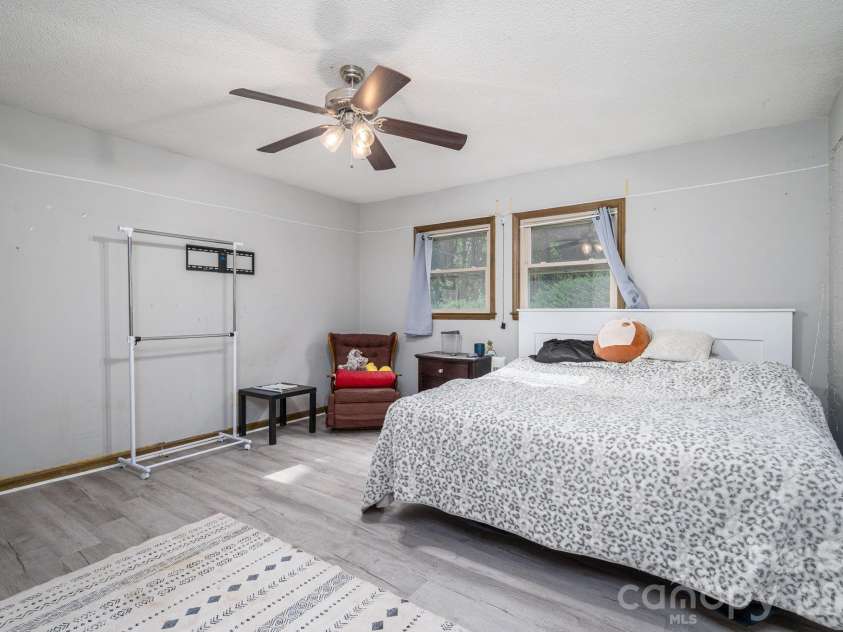809 Spring Street, Cherryville, NC 28021.  MLS# CAR4403649, YatesRealty ID 38303. 