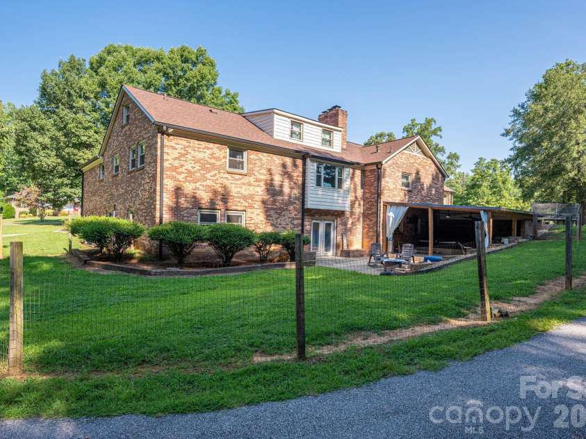 809 Spring Street, Cherryville, NC 28021.  MLS# CAR4403649, YatesRealty ID 38303. 