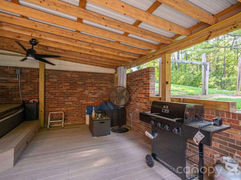 809 Spring Street, Cherryville, NC 28021.  MLS# CAR4403649, YatesRealty ID 38303. 