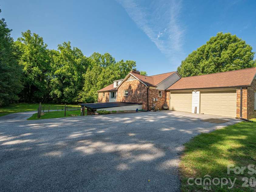 809 Spring Street, Cherryville, NC 28021.  MLS# CAR4403649, YatesRealty ID 38303. 