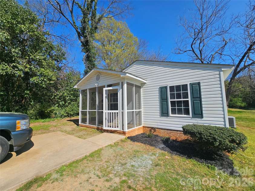 315 Berry Street, Rock Hill, SC 29732.  MLS# CAR4401291, YatesRealty ID 38304. 