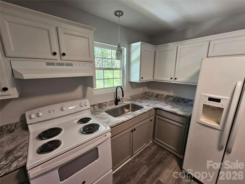 315 Berry Street, Rock Hill, SC 29732.  MLS# CAR4401291, YatesRealty ID 38304. 