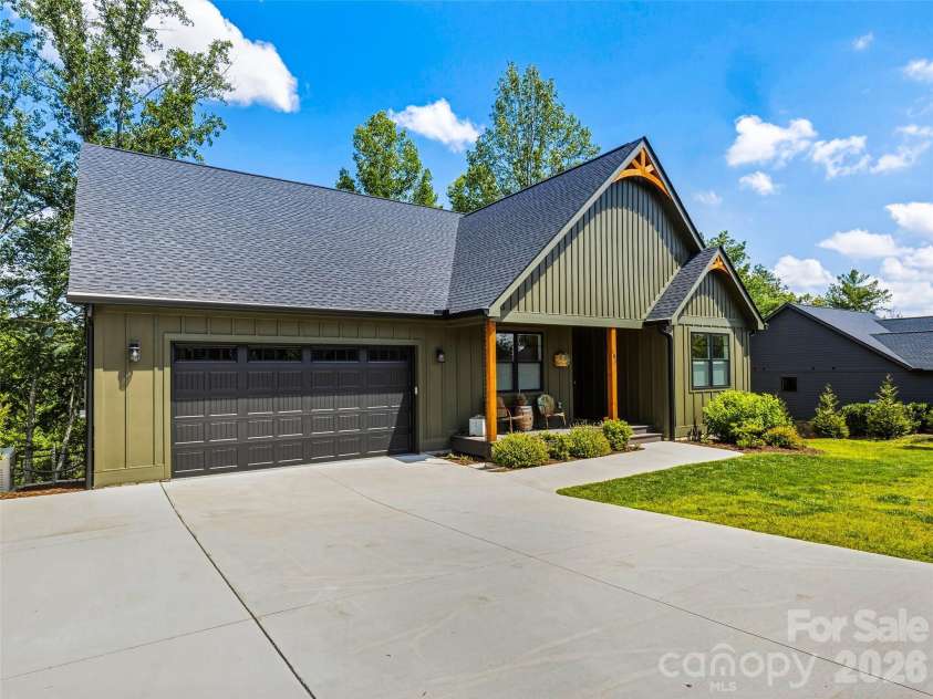 181 Byron Forest Drive, Horse Shoe, NC 28742.  MLS# CAR4400079, YatesRealty ID 38308. Concrete drive