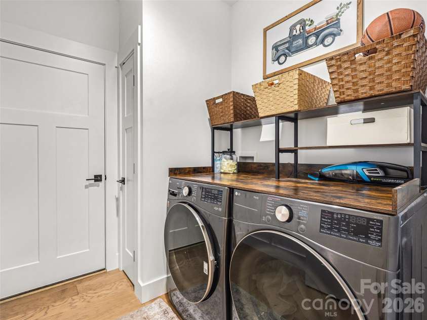 181 Byron Forest Drive, Horse Shoe, NC 28742.  MLS# CAR4400079, YatesRealty ID 38308. Laundry/mudroom