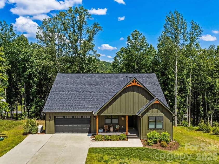 181 Byron Forest Drive, Horse Shoe, NC 28742.  MLS# CAR4400079, YatesRealty ID 38308. Mountain retreat