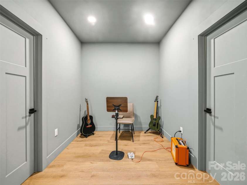 181 Byron Forest Drive, Horse Shoe, NC 28742.  MLS# CAR4400079, YatesRealty ID 38308. Multi use nook