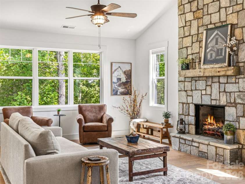 181 Byron Forest Drive, Horse Shoe, NC 28742.  MLS# CAR4400079, YatesRealty ID 38308. Sunny great room