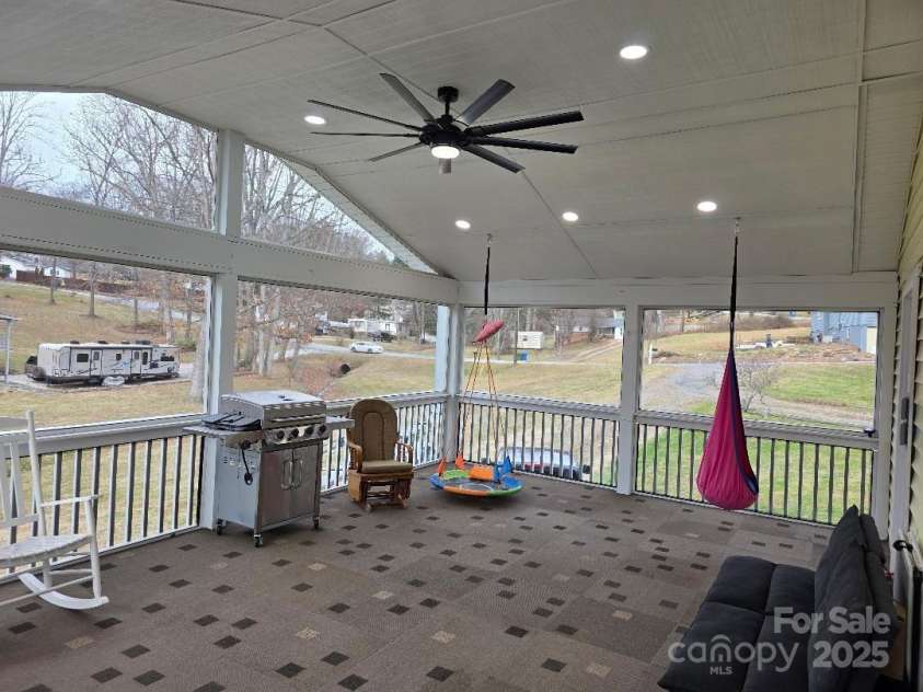 26 Azalea Road, Arden, NC 28704.  MLS# CAR4333290, YatesRealty ID 3831. 