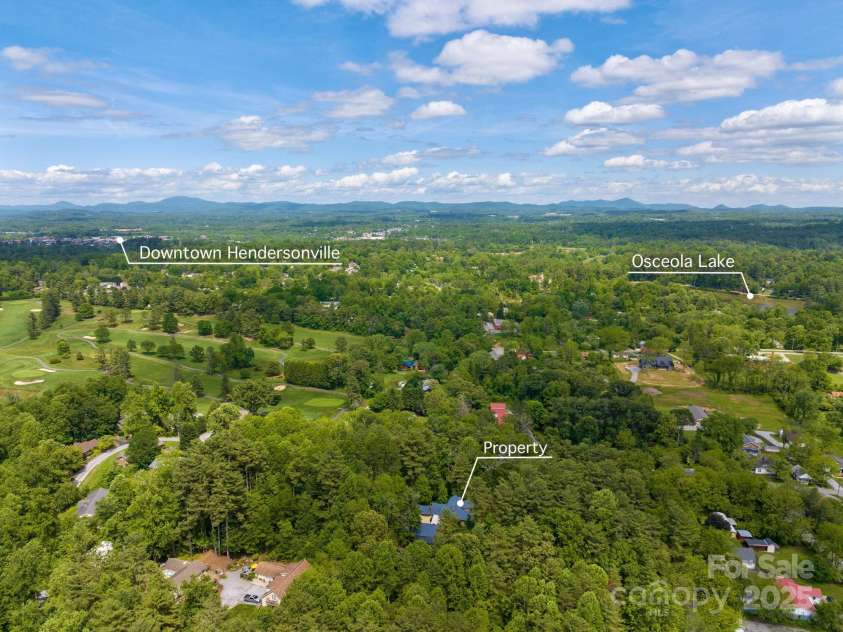 305 Ficker Circle, Hendersonville, NC 28739.  MLS# CAR4240043, YatesRealty ID 3831. ...in beautiful Hendersonville!