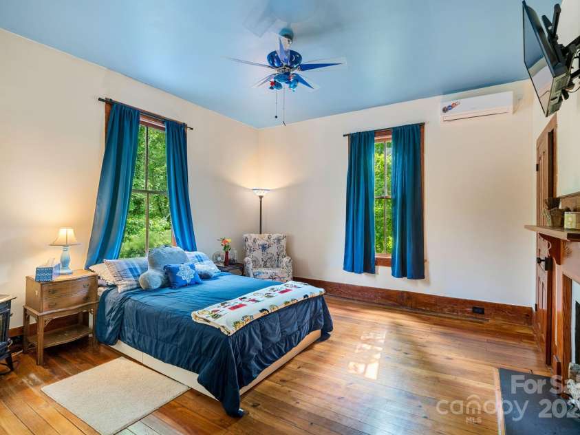 305 Ficker Circle, Hendersonville, NC 28739.  MLS# CAR4240043, YatesRealty ID 3831. Second-floor bedroom.