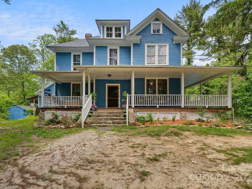 305 Ficker Circle, Hendersonville, NC 28739.  MLS# CAR4240043, YatesRealty ID 3831. Visit this extraordinary property and learn about all the features... and possiblities!