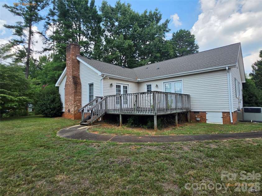 9031 Dartmoor Place, Charlotte, NC 28227.  MLS# CAR4398639, YatesRealty ID 38310. 