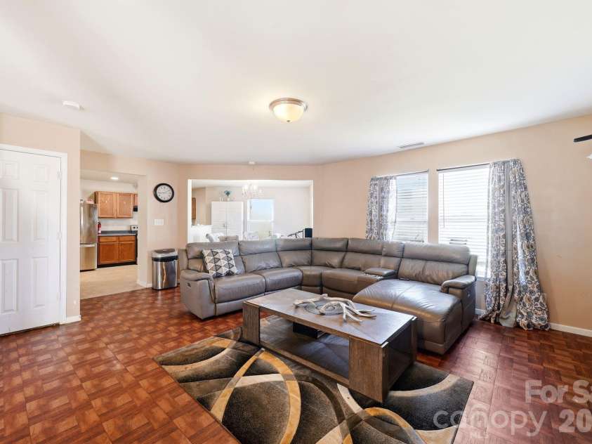4411 Palustris Court, Charlotte, NC 28269.  MLS# CAR4403612, YatesRealty ID 38311. 
