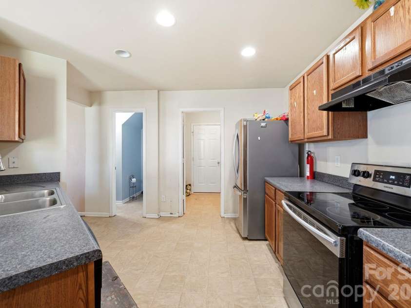 4411 Palustris Court, Charlotte, NC 28269.  MLS# CAR4403612, YatesRealty ID 38311. 