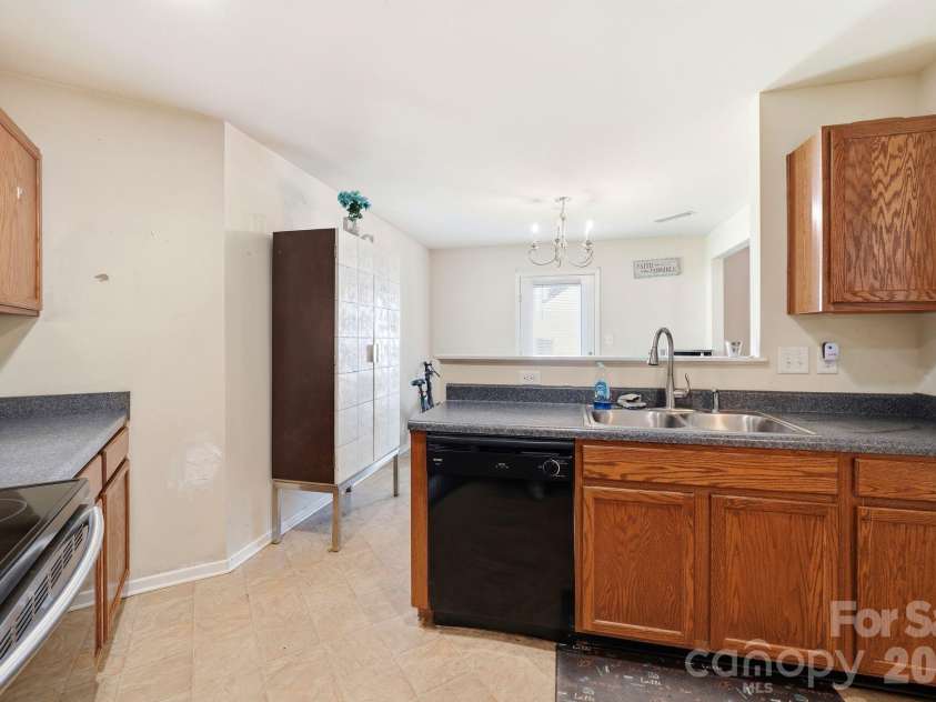 4411 Palustris Court, Charlotte, NC 28269.  MLS# CAR4403612, YatesRealty ID 38311. 
