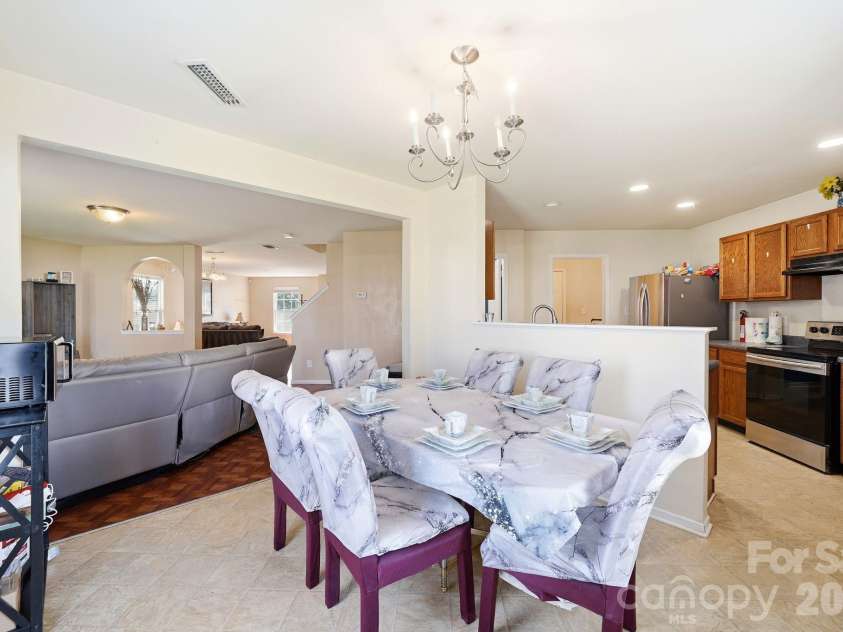 4411 Palustris Court, Charlotte, NC 28269.  MLS# CAR4403612, YatesRealty ID 38311. 