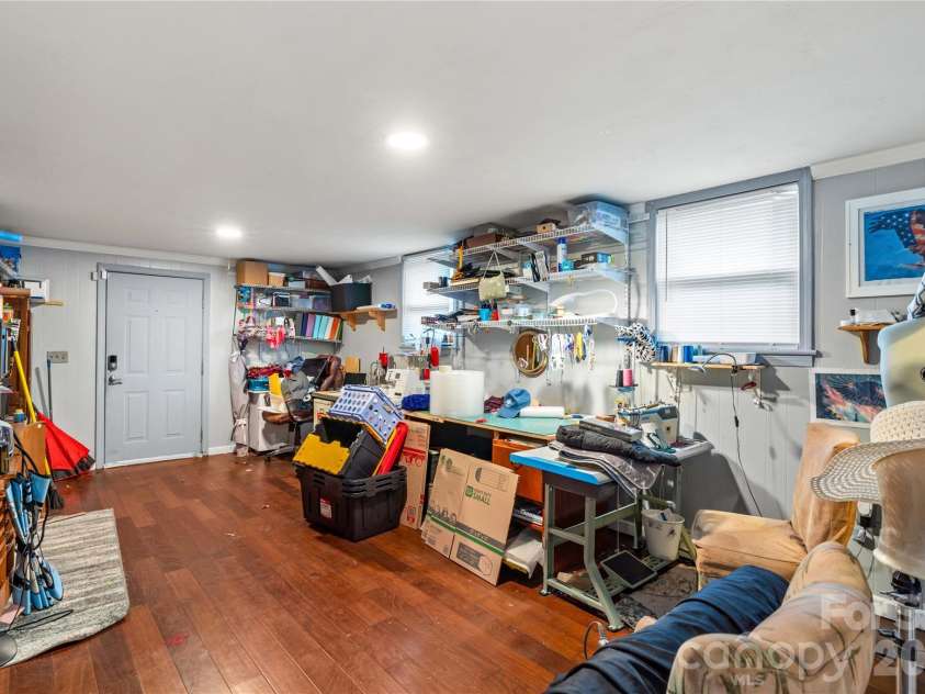 1130 24th Avenue Place, Hickory, NC 28601.  MLS# CAR4403381, YatesRealty ID 38314. 