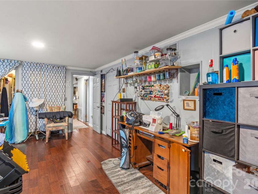 1130 24th Avenue Place, Hickory, NC 28601.  MLS# CAR4403381, YatesRealty ID 38314. 