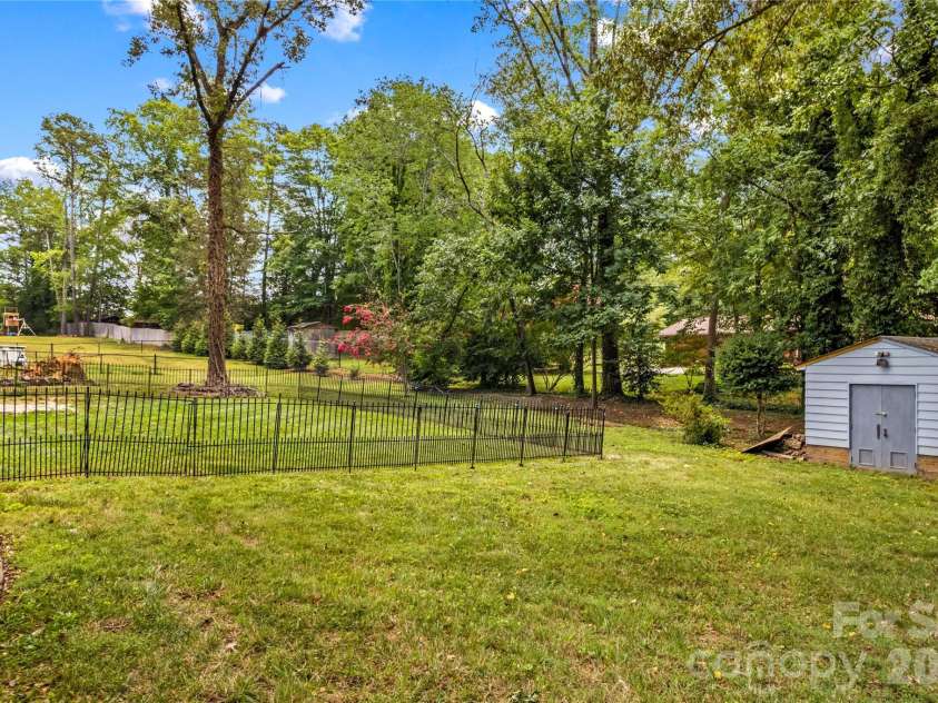 1130 24th Avenue Place, Hickory, NC 28601.  MLS# CAR4403381, YatesRealty ID 38314. 