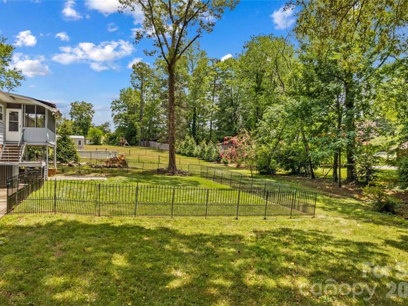 1130 24th Avenue Place, Hickory, NC 28601.  MLS# CAR4403381, YatesRealty ID 38314. 