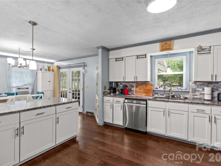1130 24th Avenue Place, Hickory, NC 28601.  MLS# CAR4417763, YatesRealty ID 38314. 