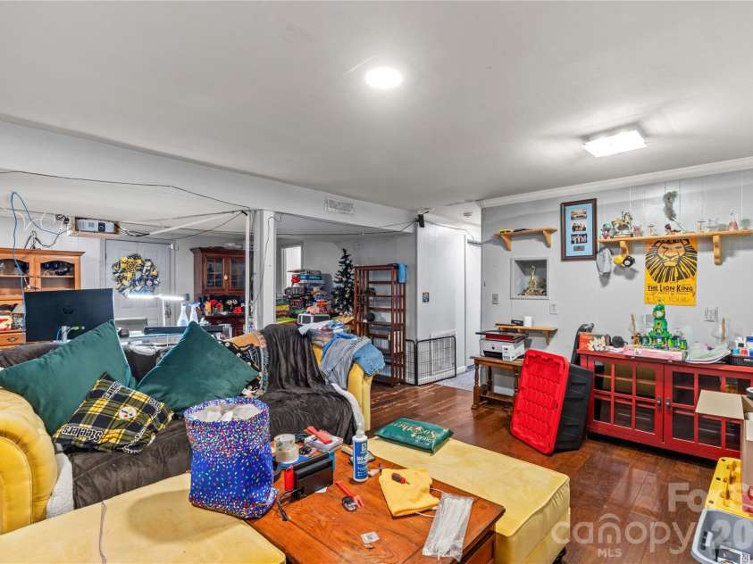 1130 24th Avenue Place, Hickory, NC 28601.  MLS# CAR4417763, YatesRealty ID 38314. 