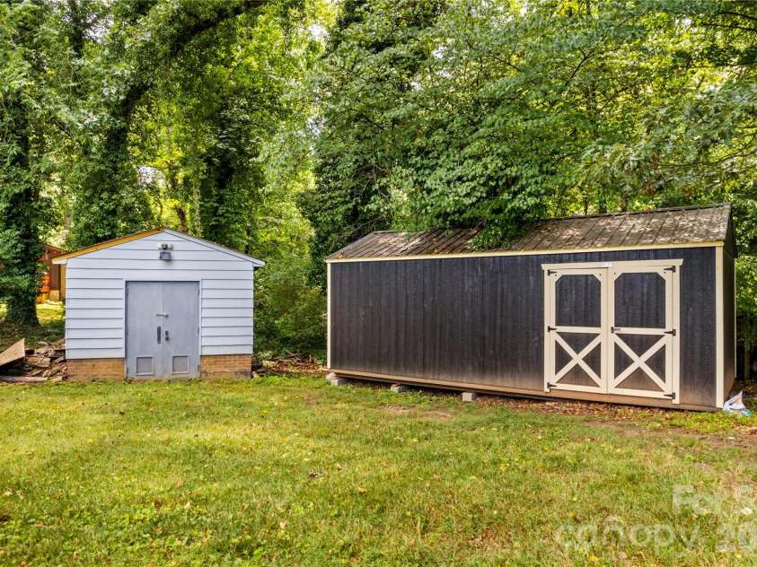1130 24th Avenue Place, Hickory, NC 28601.  MLS# CAR4417763, YatesRealty ID 38314. 