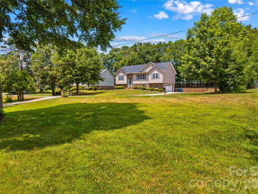1130 24th Avenue Place, Hickory, NC 28601.  MLS# CAR4417763, YatesRealty ID 38314. 