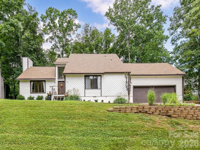 7908 Serendipity Lane, Charlotte, NC 28277.  MLS# CAR4392245, YatesRealty ID 38315. 
