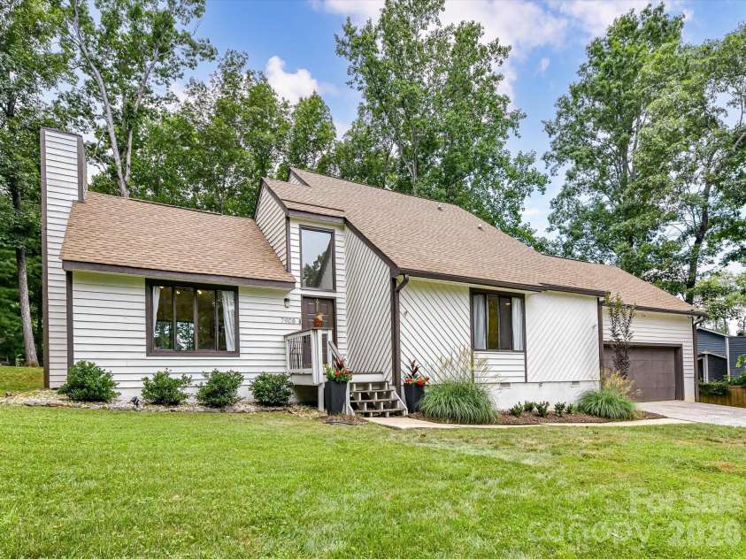 7908 Serendipity Lane, Charlotte, NC 28277.  MLS# CAR4392245, YatesRealty ID 38315. 