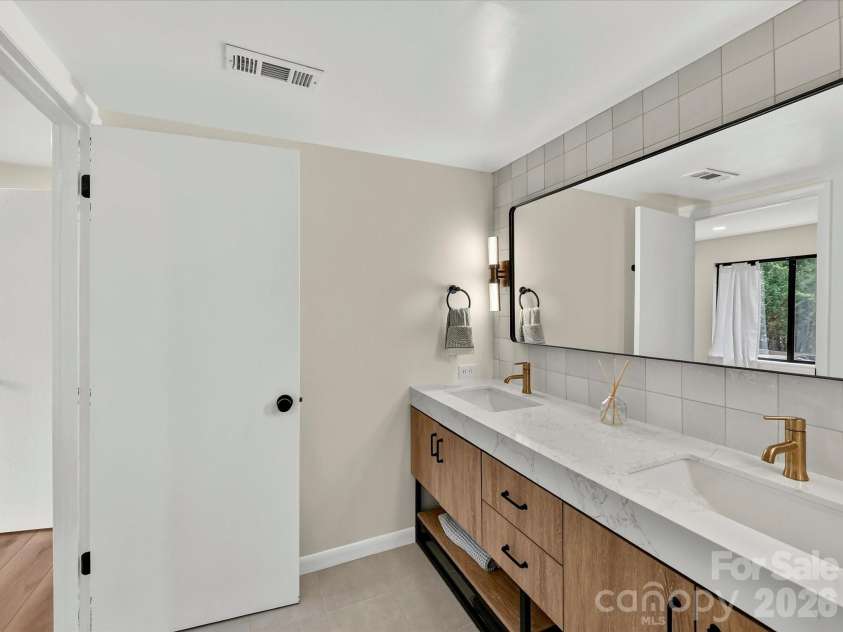 7908 Serendipity Lane, Charlotte, NC 28277.  MLS# CAR4392245, YatesRealty ID 38315. 