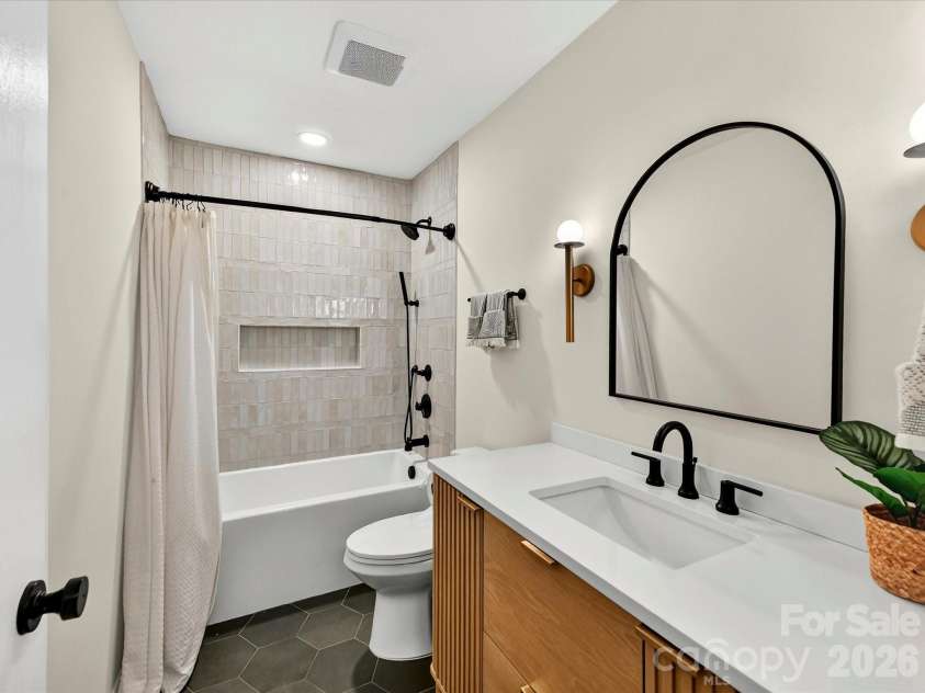 7908 Serendipity Lane, Charlotte, NC 28277.  MLS# CAR4392245, YatesRealty ID 38315. 
