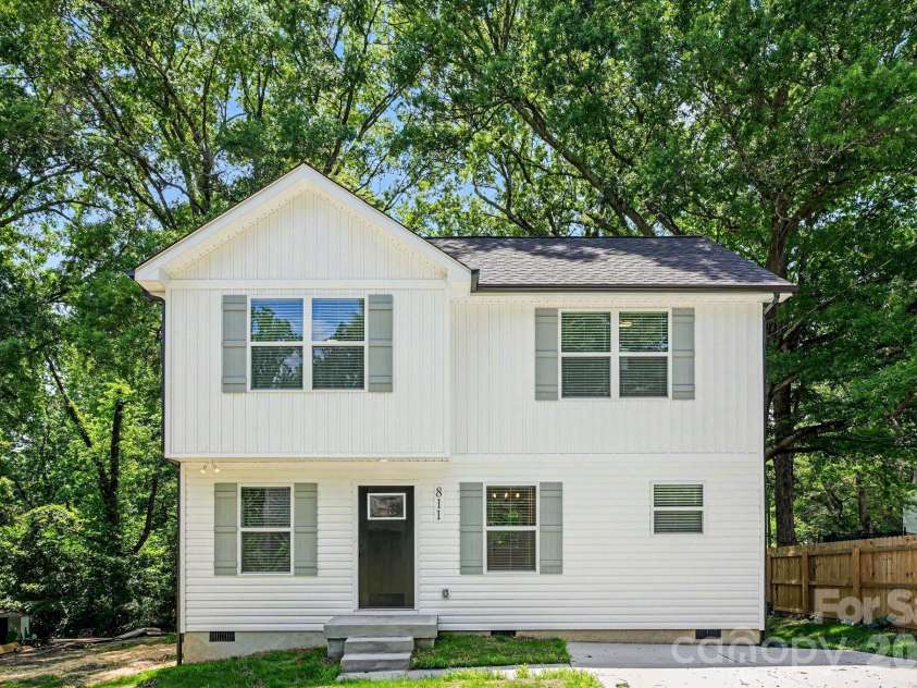 811 Evening Shade Lane, Gastonia, NC 28052.  MLS# CAR4388402, YatesRealty ID 38316. 