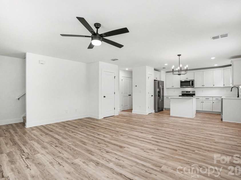 811 Evening Shade Lane, Gastonia, NC 28052.  MLS# CAR4388402, YatesRealty ID 38316. 
