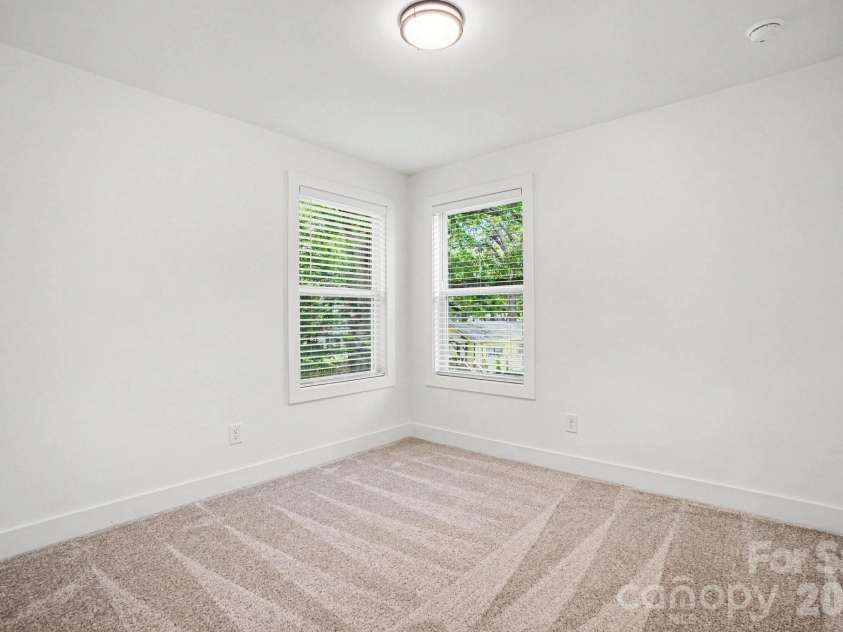 811 Evening Shade Lane, Gastonia, NC 28052.  MLS# CAR4388402, YatesRealty ID 38316. 