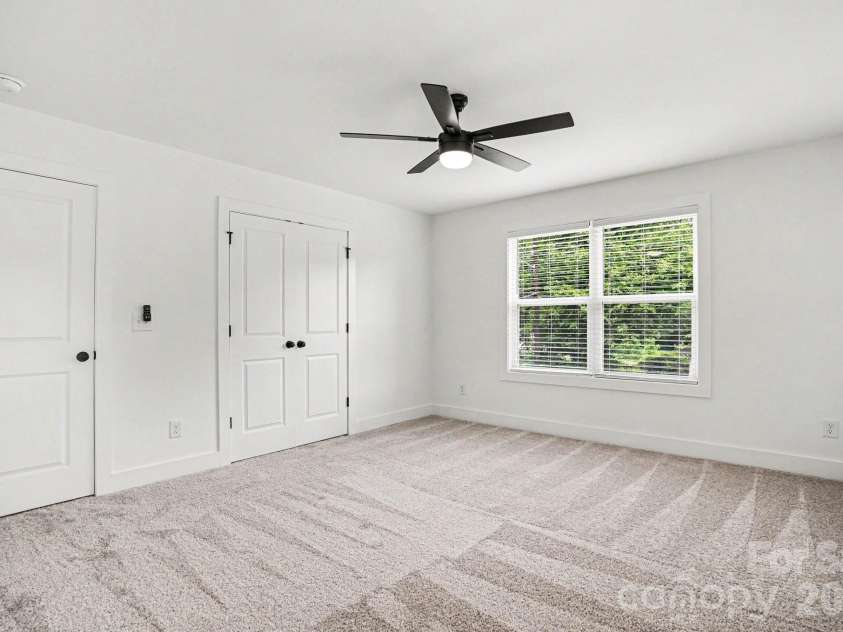 811 Evening Shade Lane, Gastonia, NC 28052.  MLS# CAR4388402, YatesRealty ID 38316. 
