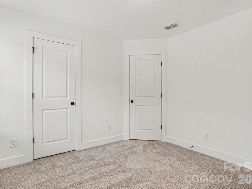 811 Evening Shade Lane, Gastonia, NC 28052.  MLS# CAR4388402, YatesRealty ID 38316. 
