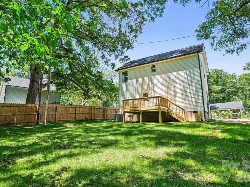 811 Evening Shade Lane, Gastonia, NC 28052.  MLS# CAR4388402, YatesRealty ID 38316. 