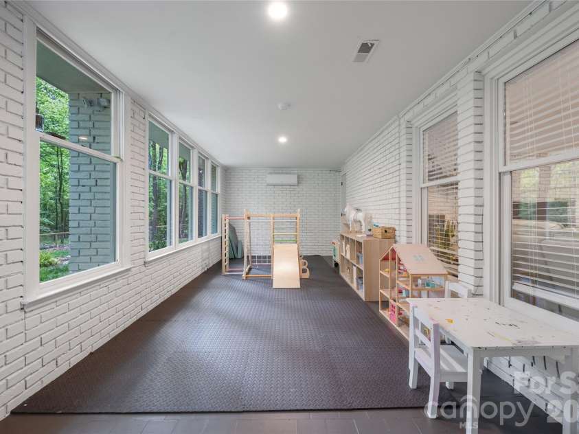 1800 Chestnut Lane, Matthews, NC 28104.  MLS# CAR4379528, YatesRealty ID 38317. Bonus space
