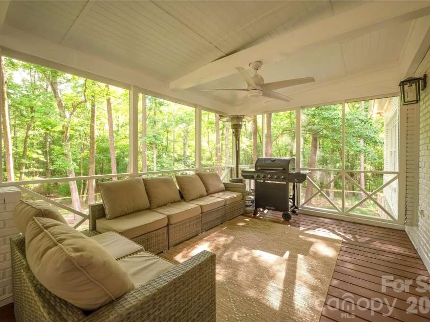 1800 Chestnut Lane, Matthews, NC 28104.  MLS# CAR4379528, YatesRealty ID 38317. Spacious covered porch