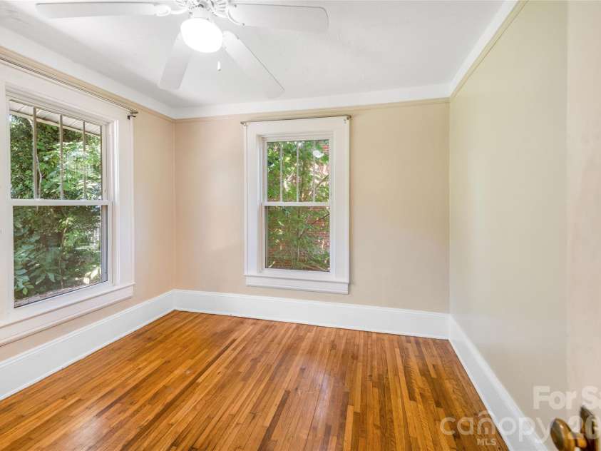 109 Forest Hill Drive, Asheville, NC 28803.  MLS# CAR4403733, YatesRealty ID 38319. 