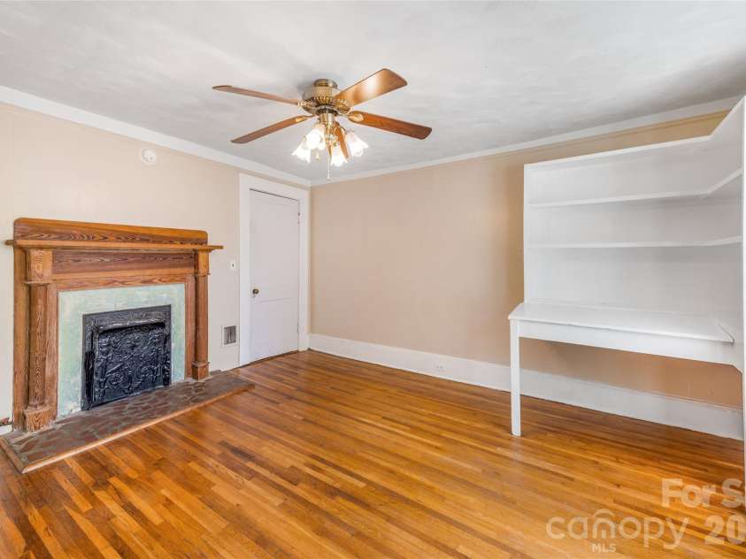 109 Forest Hill Drive, Asheville, NC 28803.  MLS# CAR4403733, YatesRealty ID 38319. 