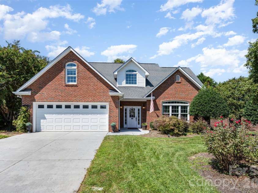 2005 Pinefield Court, Gastonia, NC 28056.  MLS# CAR4343663, YatesRealty ID 3832. 