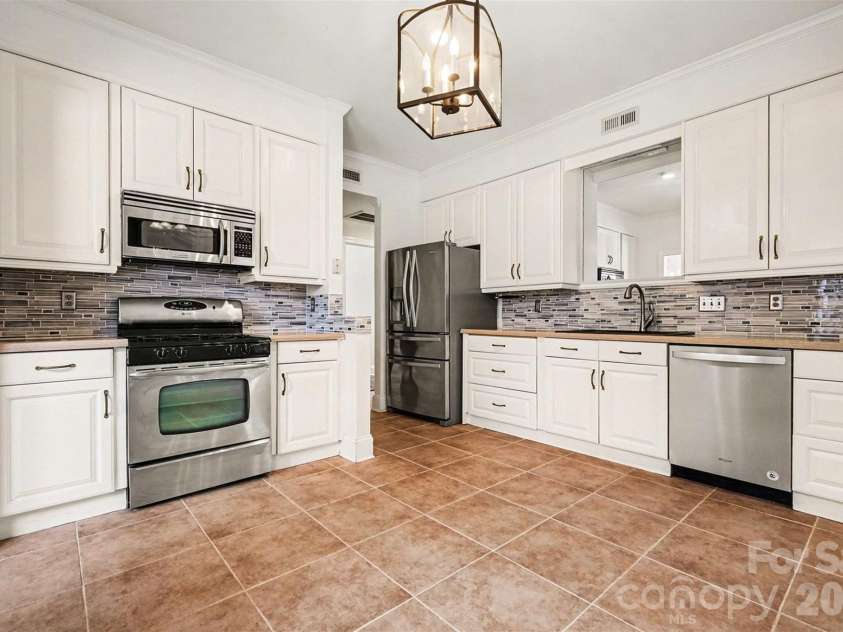 2005 Pinefield Court, Gastonia, NC 28056.  MLS# CAR4343663, YatesRealty ID 3832. 