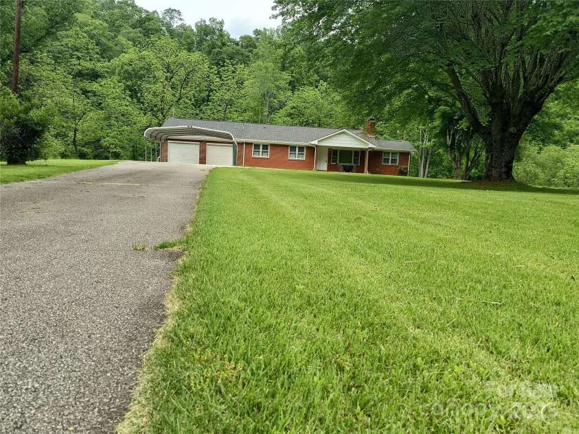 358 Carson Elliott Drive, Marion, NC 28752.  MLS# CAR4240915, YatesRealty ID 3832. 