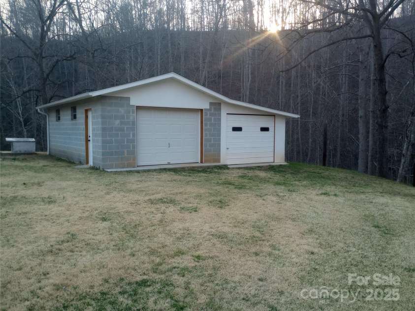 358 Carson Elliott Drive, Marion, NC 28752.  MLS# CAR4240915, YatesRealty ID 3832. Garage/ Workshop