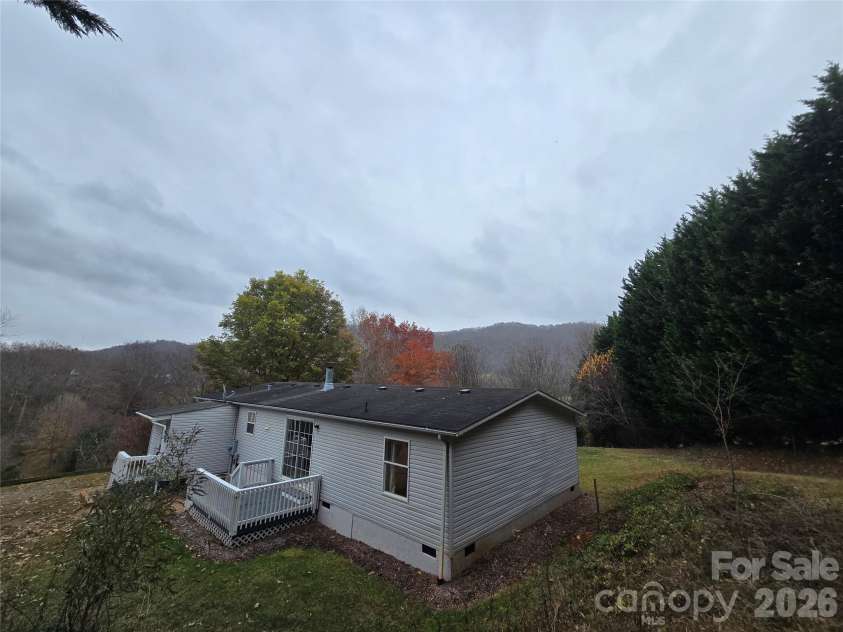 71 London Lane, Clyde, NC 28721.  MLS# CAR4321164, YatesRealty ID 3832. 