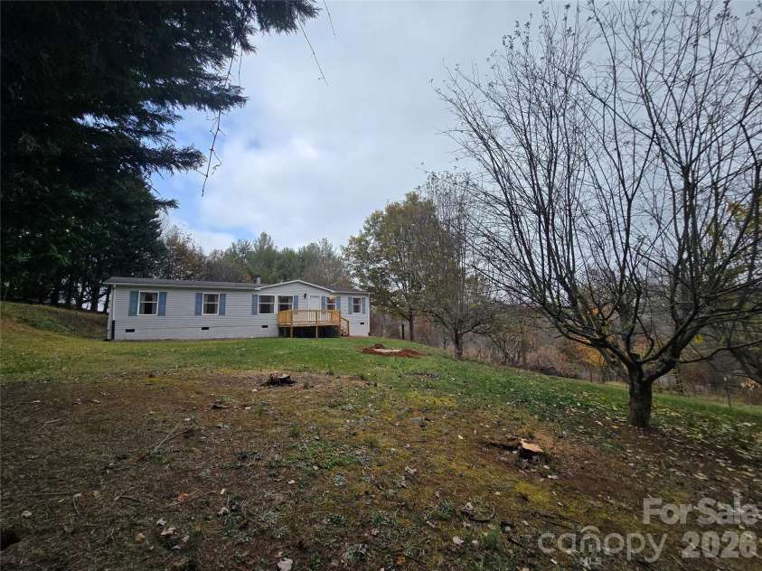 71 London Lane, Clyde, NC 28721.  MLS# CAR4321164, YatesRealty ID 3832. 