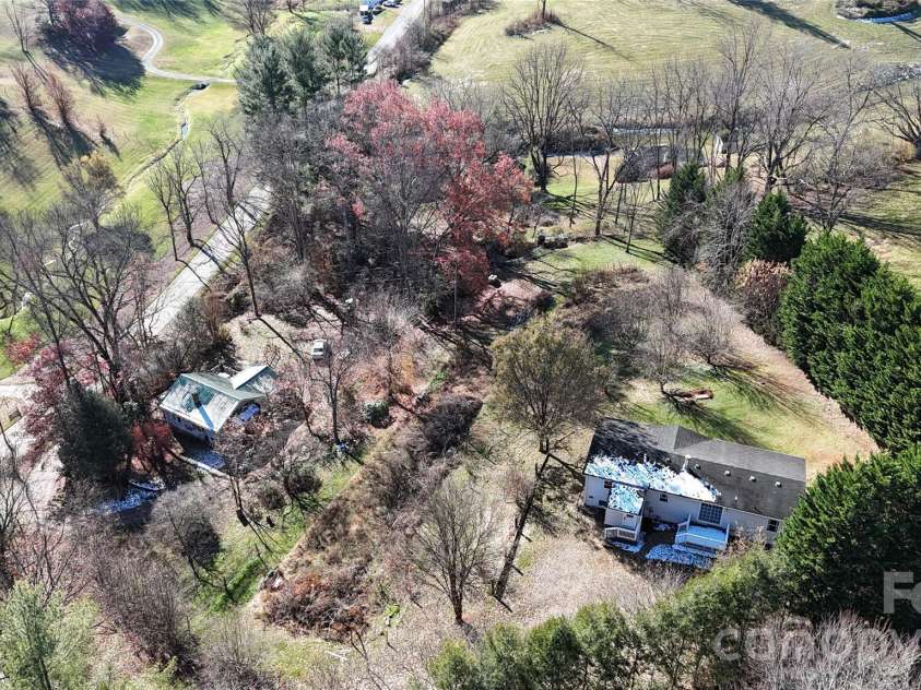 71 London Lane, Clyde, NC 28721.  MLS# CAR4321164, YatesRealty ID 3832. 